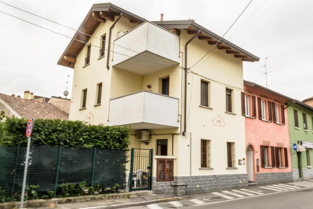 Bed And Breakfast Linate Peschiera Borromeo Dış mekan fotoğraf